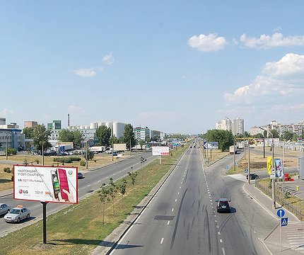 У Києві відремонтують одну з головних вулиць Оболонського району: вона стане безбар'єрною - 412x412