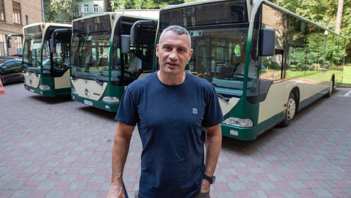 Нові автобуси, трамваї та вагони метро: як за 10 років у Києві змінився громадський транспорт