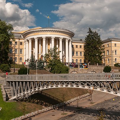 Жовтневий палац вперше приніс дохід держбюджету - 412x412