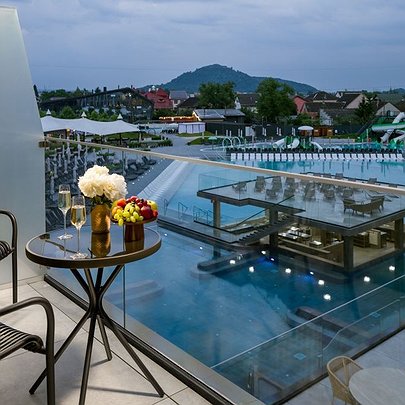 Гори, лазні та вода: чому Rikka Khust Thermal Resort — ідеальний вибір для сімейного відпочинку - 412x412