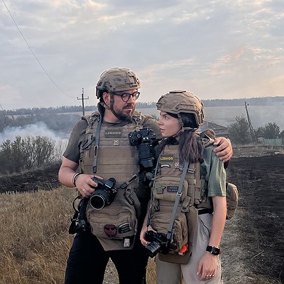Що читають ті, хто документує війну: книжкові поради від фотографів Костянтина та Влади Ліберових - 412x412