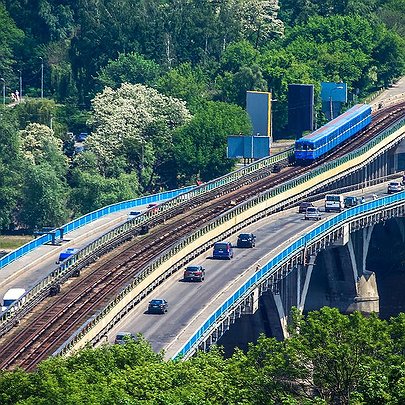 На мосту Метро поки що не проводитимуть ремонт: причина - 412x412