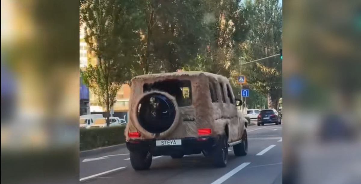 У Києві помітили авто в "шубі": відео