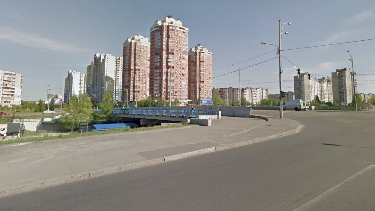 На Троєщині відремонтують шляхопровід через лінію швидкісного трамвая