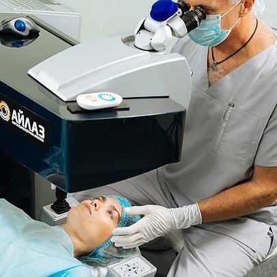 Лазерна корекція зору LASEK: кому вона підходить та чому варто остерігатися надто оптимістичних прогнозів лікаря - 412x412