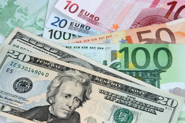 Який курс валют встановили київські обмінники 27 січня