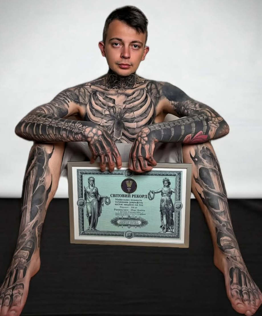 Олег Карпа побив рекорд з кількості тату кісток на тілі