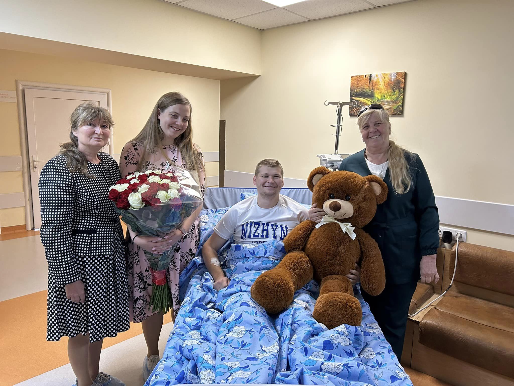 У київській лікарні зіграли весілля пораненого військового і його коханої