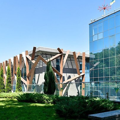 Дата-центр "Парковий" у Києві припинив роботу після ударів РФ - 412x412