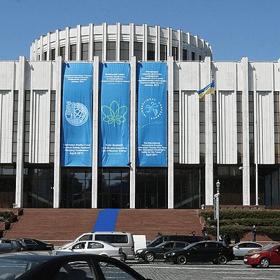 В Українському домі відкриють одразу дві виставки - 412x412