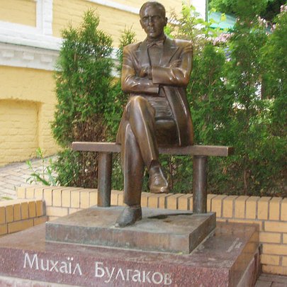Меценат з Полтави планує викупити демонтований пам'ятник Булгакову - 412x412