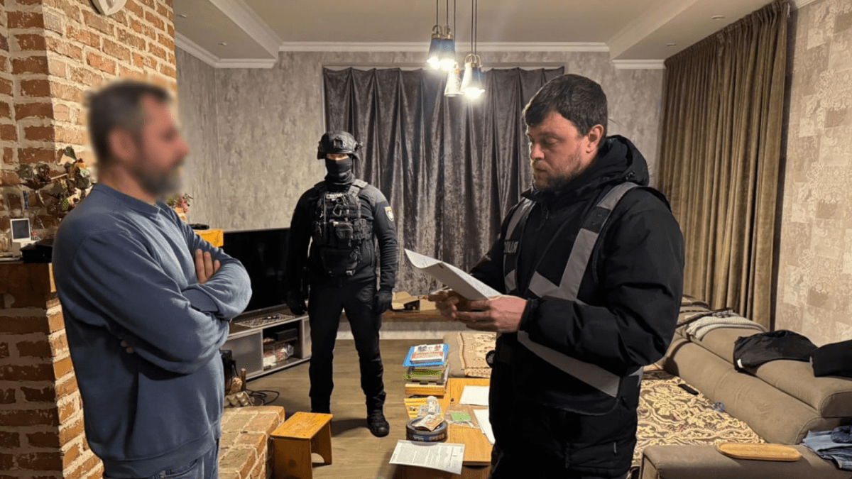 Підозрюють у насильстві щодо студенток: у Києві затримали екскерівника одного з театрів