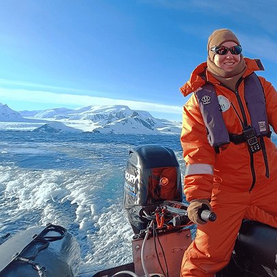 Українську експедицію в Антарктиці вперше в історії очолить жінка - 412x412