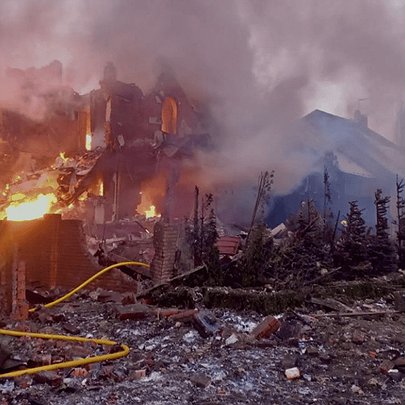 Загинула людина, є постраждалі: у ДСНС показали фото наслідків обстрілу Київщини - 412x412