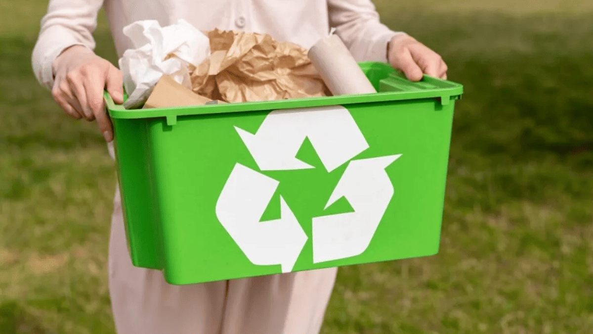 Киян закликали займатись сортуванням: як правильно викидати сміття