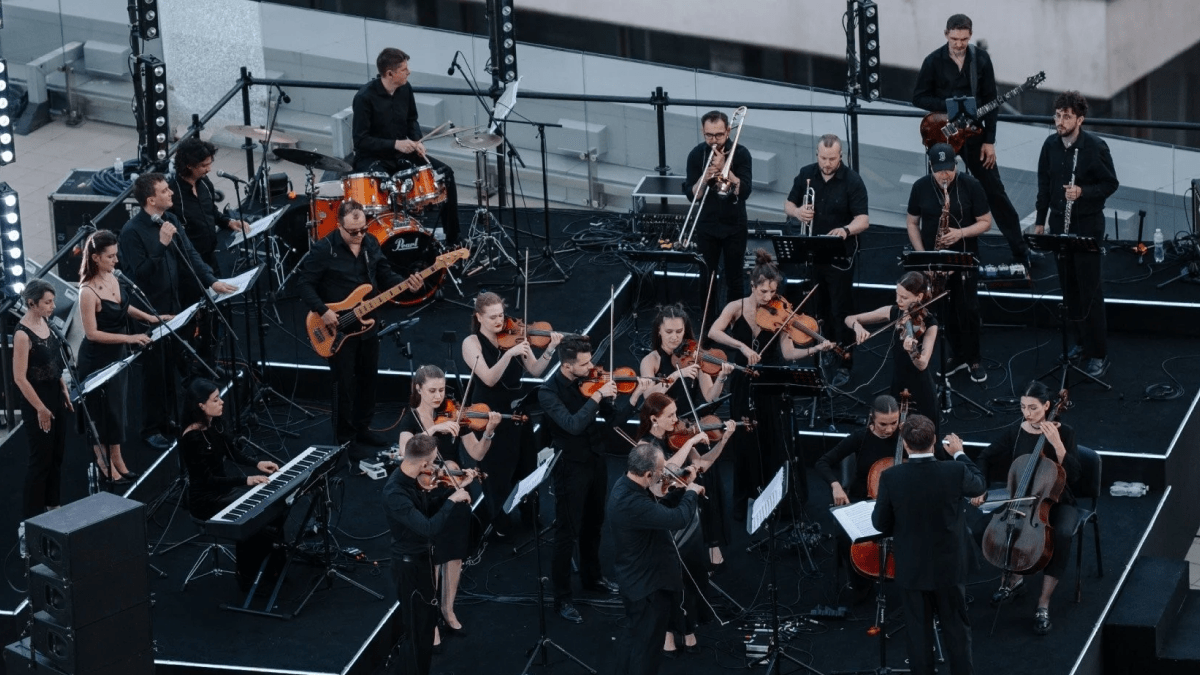 оркестр виступить з хітами рок-музики