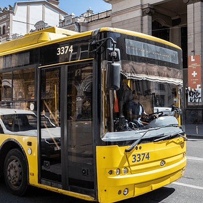 Через атаку змінено низку маршрутів громадського транспорту - 412x412