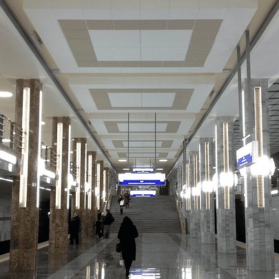 На станції метро "Іподром" від вологи набухла підвісна стеля: фото - 412x412