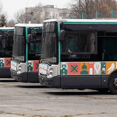 Київщина отримала 30 автобусів від Франції: очікуються ще 230 - 412x412