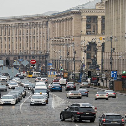 На Хрещатику на два дні обмежать рух транспорту: деталі - 412x412