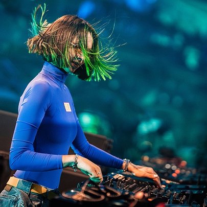 Українська диджейка Miss Monique виступила на головній сцені Tomorrowland: відео - 412x412