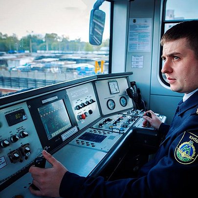 У київському метрополітені триває набір на курси машиністів: як записатися - 412x412
