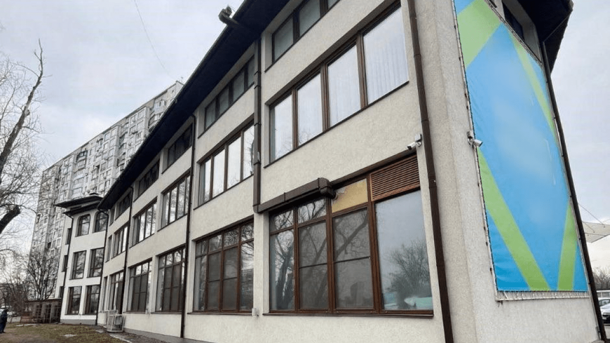 Біля озера Тельбін незаконно збудували приміщення й здавали в оренду