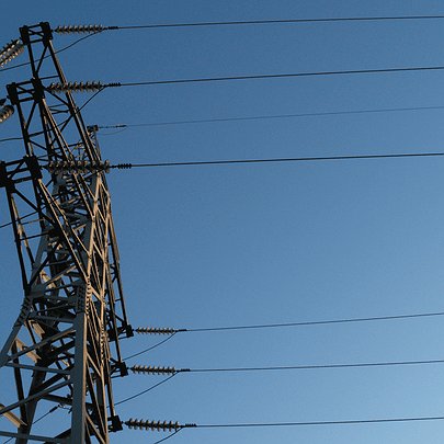 У Києві та області сьогодні вимикатимуть світло: графіки на 6 березня - 412x412