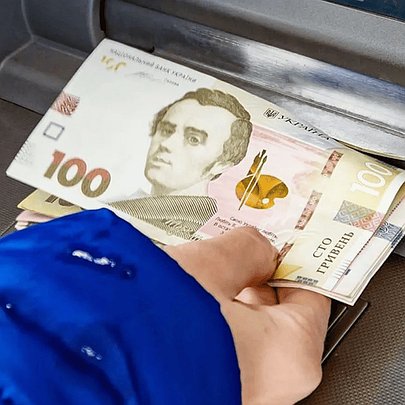 Українцям почали виплачувати 6500 грн допомоги: хто отримає - 412x412