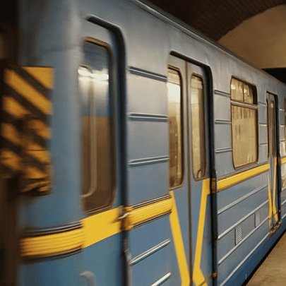Через складну ситуацію в енергетиці київське метро курсує зі змінами (оновлено) - 412x412