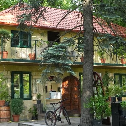 На ВДНГ у Києві відкрили "Сицилійський дворик" з автентичною піцою - 412x412