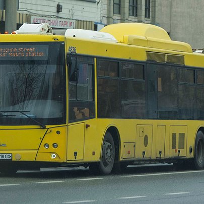 У Києві відновили рух громадського транспорту після атаки рф - 412x412