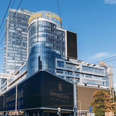 У Києві частково відновив роботу ТРЦ Gulliver - 412x412