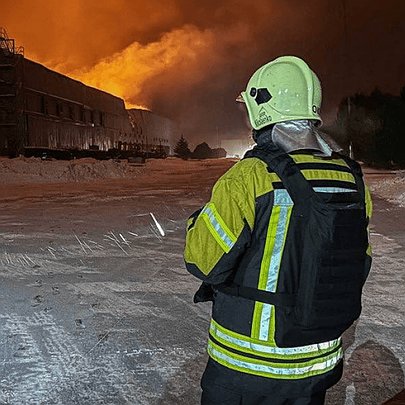 Російська атака знищила логістичний центр "Рошен" на Київщині - 412x412