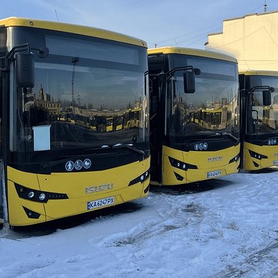 На маршрути Києва вийдуть ще 20 нових автобусів - 412x412