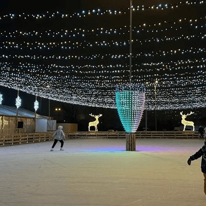 У Києві на вихідних відкриється ще одна ковзанка - 412x412