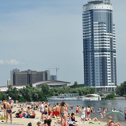 У Києві перевірили воду на муніципальних пляжах: чи можна купатися - 412x412