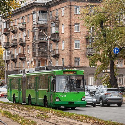 У столиці частково змінили рух громадського транспорту через наслідки атаки - 412x412