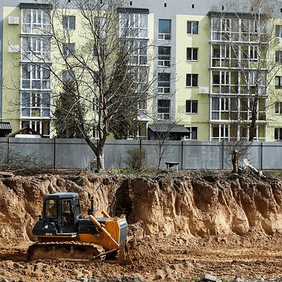 У Гостомелі розпочали відбудову військового містечка, зруйнованого рф - 412x412