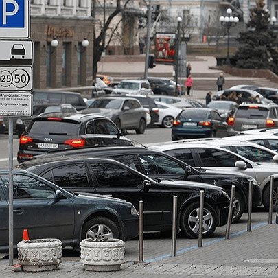 У Києві можна онлайн перевірити наявність паркомісць: деталі - 412x412