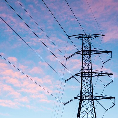 У Києві та області сьогодні вимикатимуть світло: графіки - 412x412