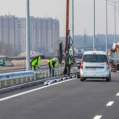 У Києві майже на тиждень обмежили рух на одній з ділянок Кільцевої дороги - 412x412