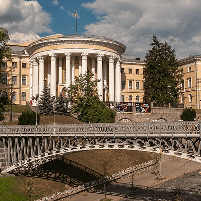 У Києві стартував проєкт Still Standing, покликаний відновити історичний флігель МЦКМ - 412x412