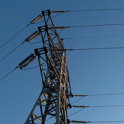 У Києві та області діють відключення світла: графіки на 8 січня - 412x412