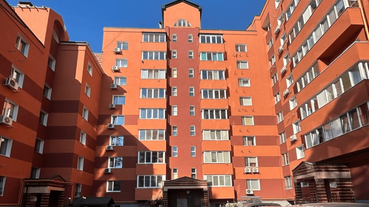 В Ірпені завершують капітальний ремонт будинку, пошкодженого рф