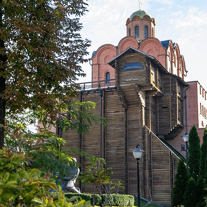 У Києві цього тижня проведуть 12 безплатних екскурсій - 412x412