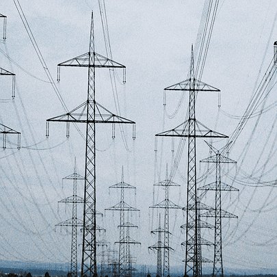 У Києві та області сьогодні вимикатимуть світло: графіки на 6 січня - 412x412