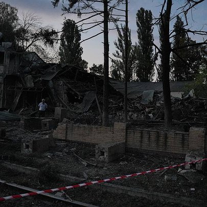 Нічний обстріл столиці забрав життя шести залізничників - 412x412