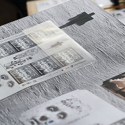 Укрпошта представила нову марку "Конотопська відьма" - 412x412