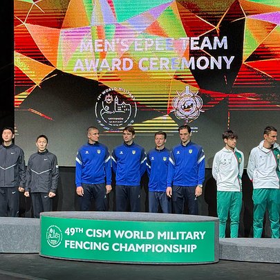 Чоловіча збірна України зі шпаги здобула "золото" на чемпіонаті світу - 412x412